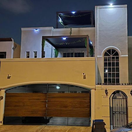 La Casa Rosa Monterrey Villa Exterior photo